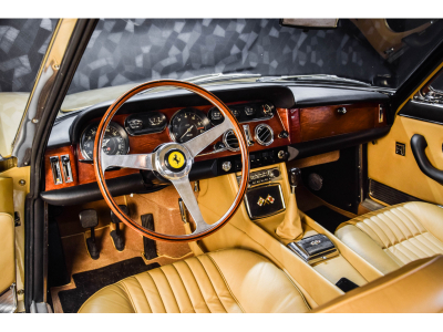 Ferrari 330 GT 2+2 - 