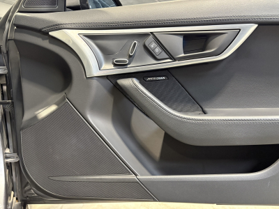Jaguar F-Pace P300 RWD CABRIOLET / MERIDIAN /