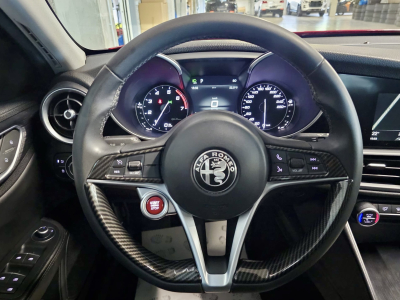 Alfa Romeo Giulia 2.0 TURBO CUIR NAVI