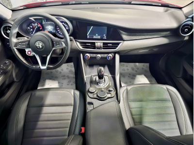 Alfa Romeo Giulia 2.0 TURBO CUIR NAVI