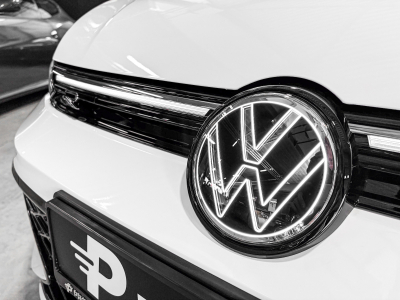 Volkswagen Golf 8 2.0 TDi/ FACELIFT/R-Line / 150CV/DSG/TO/360°/LED/IQ.LIGHT/MATRIX