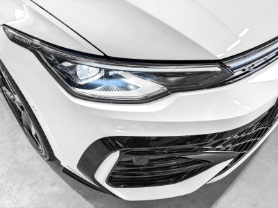Volkswagen Golf 8 2.0 TDi/ FACELIFT/R-Line / 150CV/DSG/TO/360°/LED/IQ.LIGHT/MATRIX