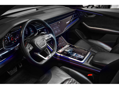 Audi RSQ8 V8