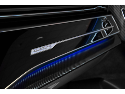 Audi RSQ8 V8