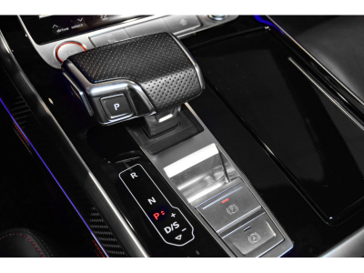 Audi RSQ8 V8