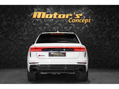 Audi RSQ8 V8