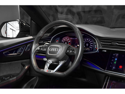 Audi RSQ8 V8