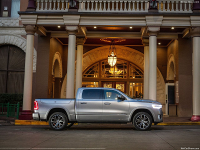 Dodge RAM 1500 Tungsten Crew Cab  HO MY 25