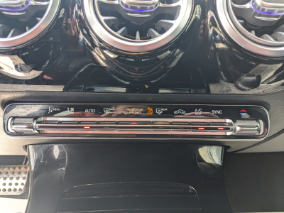 Mercedes-Benz A 180 A180 PACK AMG CARPLAY TOIT OUV PACK LIGHT