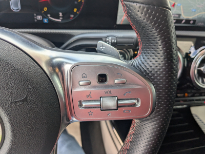 Mercedes-Benz A 180 A180 PACK AMG CARPLAY TOIT OUV PACK LIGHT