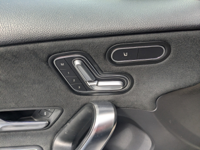 Mercedes-Benz A 180 A180 PACK AMG CARPLAY TOIT OUV PACK LIGHT