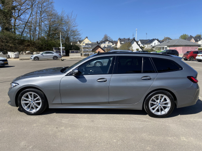 BMW 318 318d A G21 Touring Pano - ACC - Keyless- Harman Kardon - Head up Display