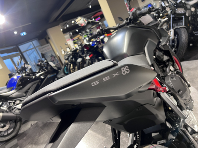 Suzuki GSX-8S 