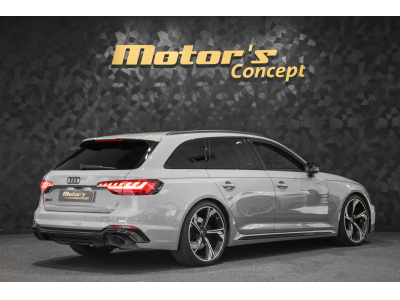 Audi RS4 AVANT 2.9 V6 QUATTRO