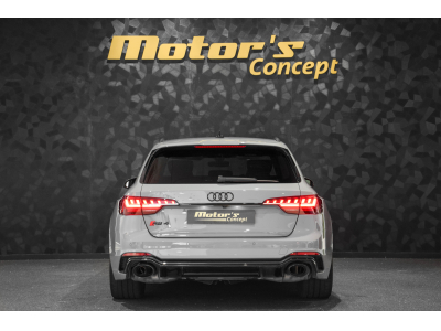 Audi RS4 AVANT 2.9 V6 QUATTRO