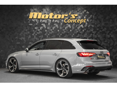 Audi RS4 AVANT 2.9 V6 QUATTRO