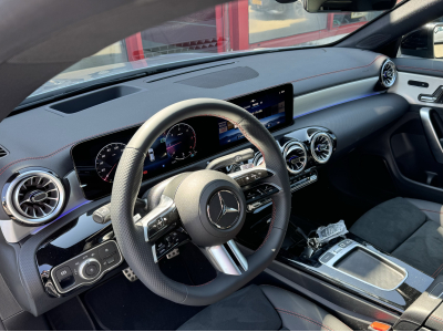 Mercedes-Benz CLA 200 Shooting Brake D AMG LINE NEW MODEL HEAD UP PANO CUIR NAVI 1 HAND