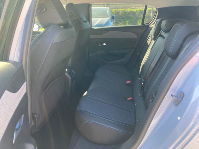 Peugeot 308 130 EAT8 ALLURE Kamera/Navy/17