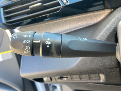 Peugeot 308 130 EAT8 ALLURE Kamera/Navy/17