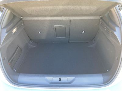 Peugeot 308 130 EAT8 ALLURE Kamera/Navy/17