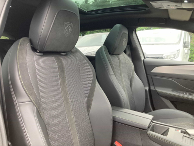 Peugeot 308 130 EAT8 GT Schiebedach/18