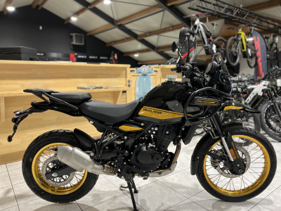 Royal Enfield Himalayan 450 Summit Black