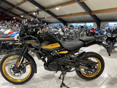 Royal Enfield Himalayan 450 Summit Black