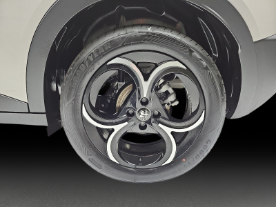 Alfa Romeo Junior 1.2 VGT 48V Hybrid Ibrida
