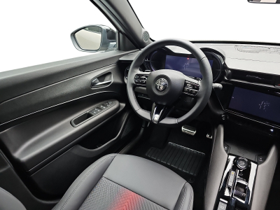 Alfa Romeo Junior 1.2 VGT 48V Hybrid Ibrida