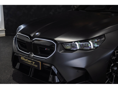 BMW M5 G90 Frozen Deep Grey Metallic - PACK CARBONE