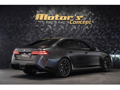 BMW M5 G90 Frozen Deep Grey Metallic - PACK CARBONE