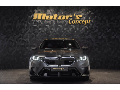 BMW M5 G90 Frozen Deep Grey Metallic - PACK CARBONE