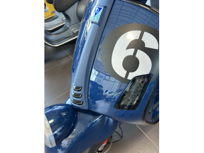 Vespa Faro Basso SEI GIORNI STH71 Edition 300