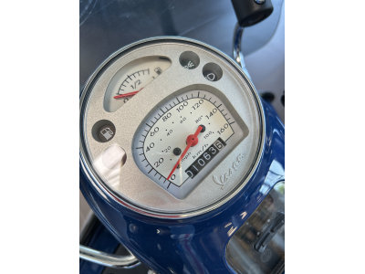 Vespa Faro Basso SEI GIORNI STH71 Edition 300