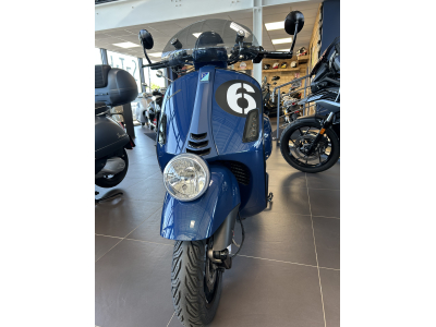 Vespa Faro Basso SEI GIORNI STH71 Edition 300