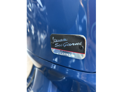 Vespa Faro Basso SEI GIORNI STH71 Edition 300