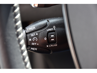 Peugeot 208 1.2 PureTech Allure EAT8