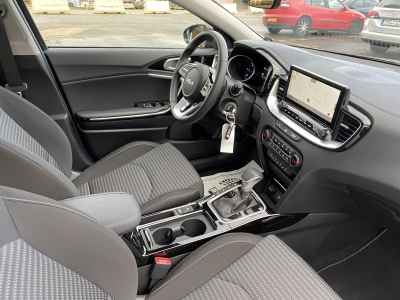 Kia Ceed SW 1.6 crdi 100kw AUTOMATIQUE Sportswagon CRDi Navi Touch Kamera