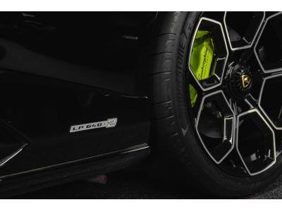 Lamborghini Huracán TECNICA LP 640-2 - NERO NOCTIS / VERDE SCANDAL