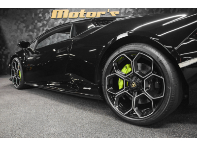 Lamborghini Huracán TECNICA LP 640-2 - NERO NOCTIS / VERDE SCANDAL