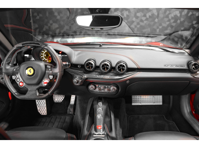 Ferrari F12 Berlinetta V12 - ROSSO CORSA