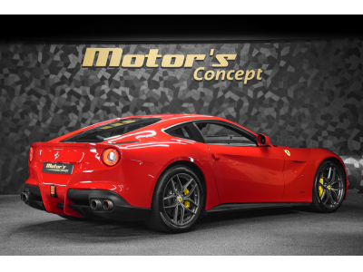 Ferrari F12 Berlinetta V12 - ROSSO CORSA