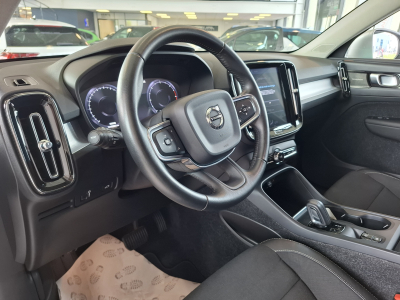 Volvo XC40 D3 MOMENTUM HARMAN KARDON CUIR NAVI