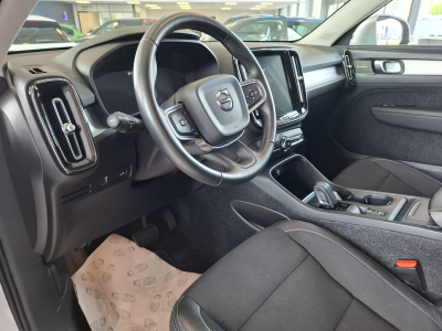 Volvo XC40 D3 MOMENTUM HARMAN KARDON CUIR NAVI