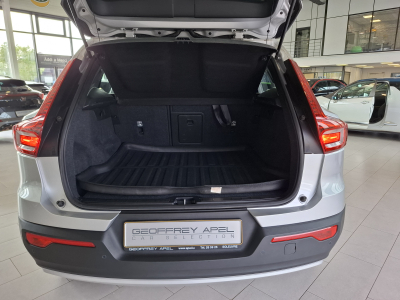 Volvo XC40 D3 MOMENTUM HARMAN KARDON CUIR NAVI