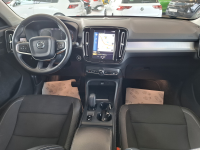 Volvo XC40 D3 MOMENTUM HARMAN KARDON CUIR NAVI