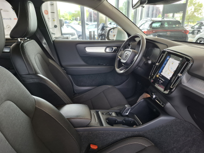 Volvo XC40 D3 MOMENTUM HARMAN KARDON CUIR NAVI