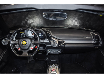 Ferrari 458 Spider V8