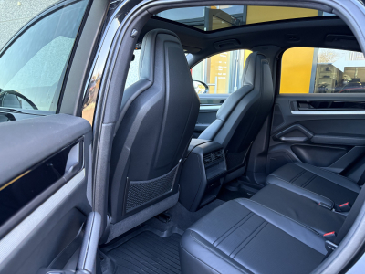 Porsche Cayenne Coupe FACELIFT E-Hybrid / PANORAMA / ACC / 360° / CHRONO