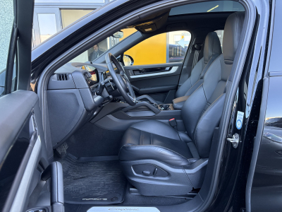 Porsche Cayenne Coupe FACELIFT E-Hybrid / PANORAMA / ACC / 360° / CHRONO